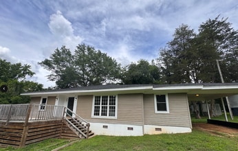 Building Photo - 110 Stone Creek Dr