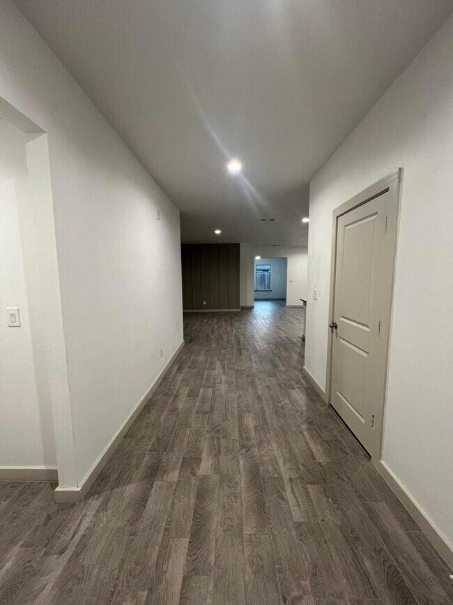 Foto del edificio - 10518 Aberdeen Ave