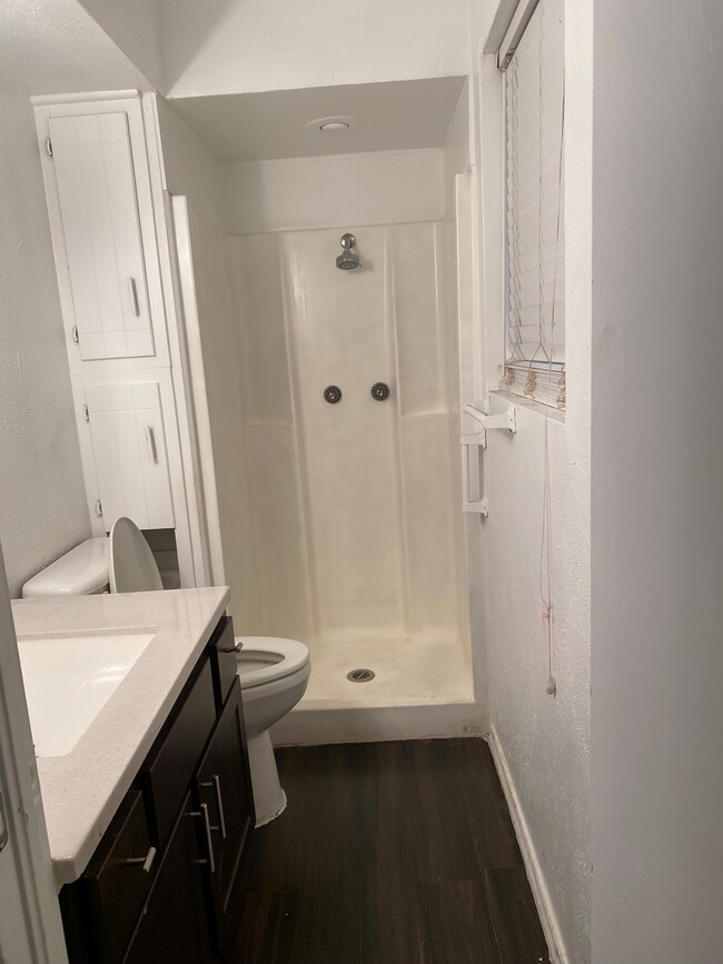 Master Bath - 880 Rellia Dr
