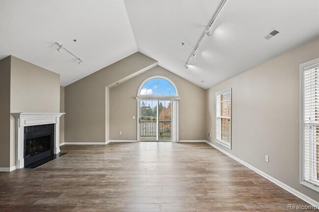 Building Photo - 28266 Carlton Way Dr