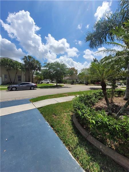 Foto del edificio - 1320 NW 185th Ave