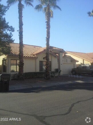 Building Photo - 10725 W Laurelwood Ln