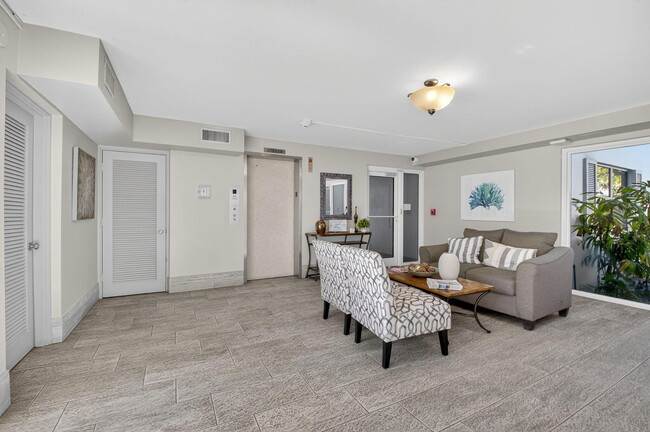 Building Photo - 800 E Camino Real