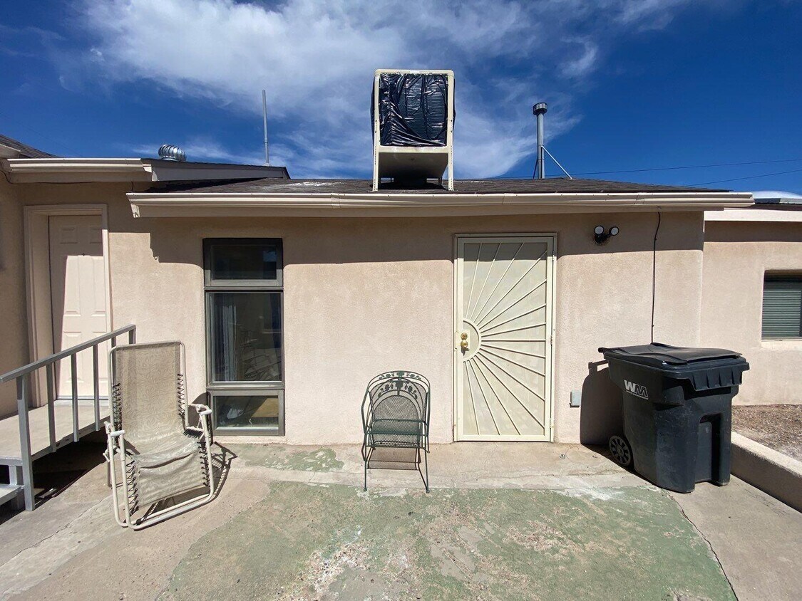 Primary Photo - 942 Anthony Ln SW