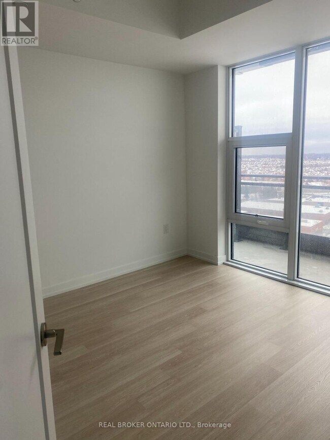 Photo du bâtiment - 9751 Markham Rd