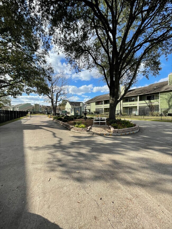 Foto del edificio - 14777 Wunderlich Dr