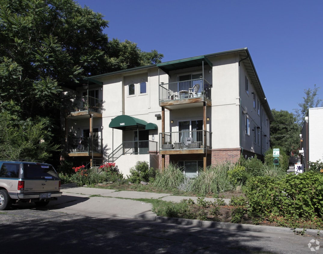 Primary Photo - 1485 Clayton St