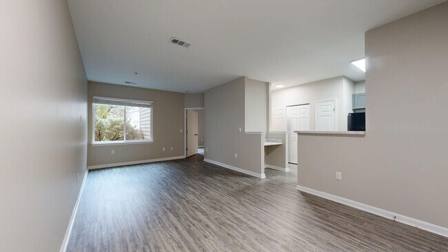 Interior Photo - 20 Lambourne