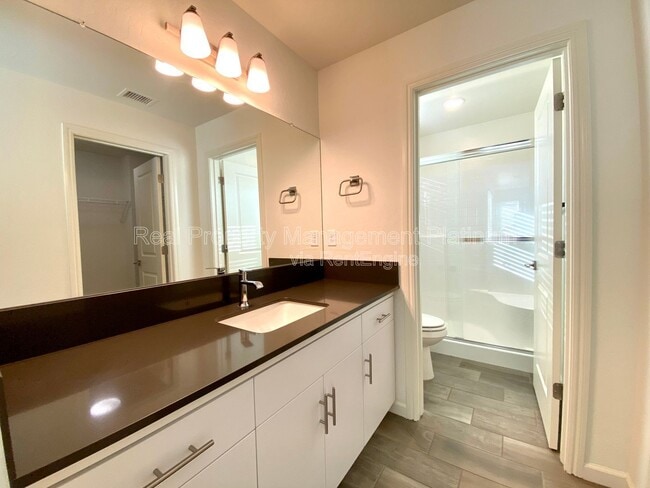 Foto del edificio - 730 N Bliss Ln