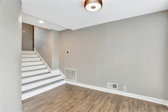 Building Photo - 743 Westwood Dr