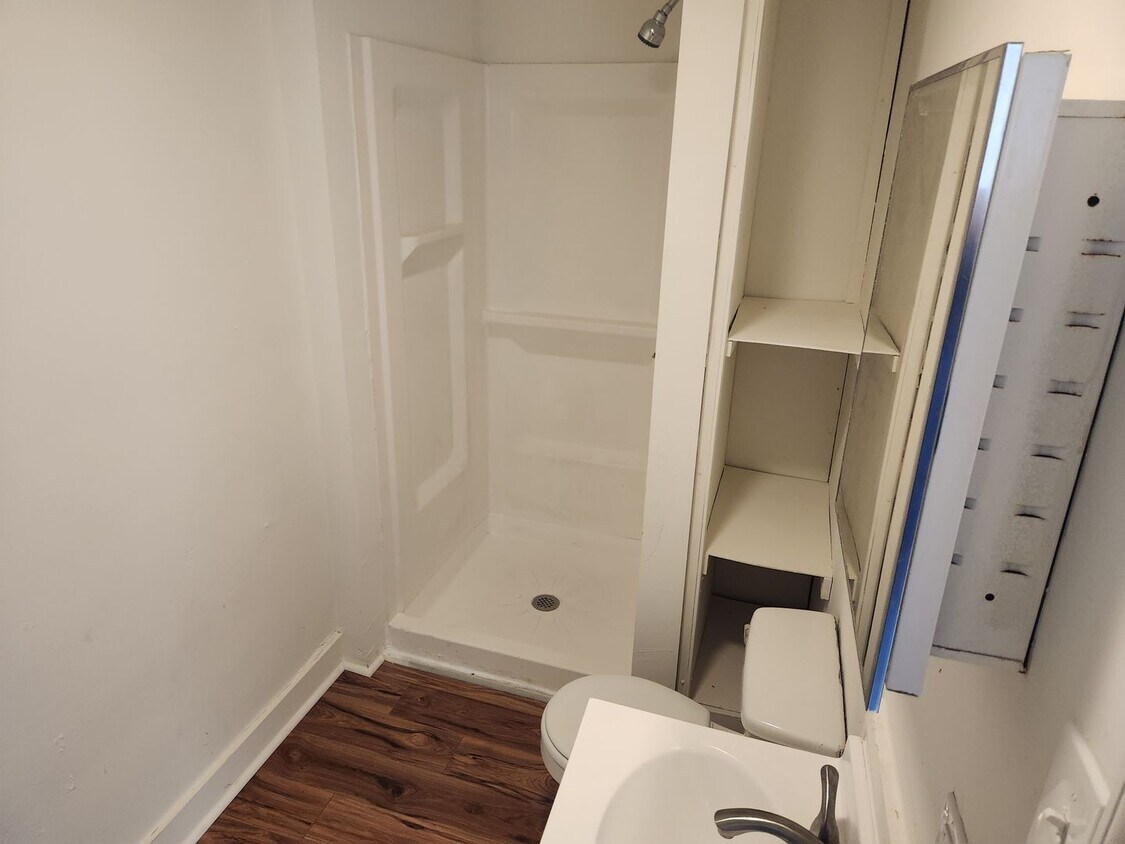 Primary Photo - 2 Bedroom 1 bathroom townhouse