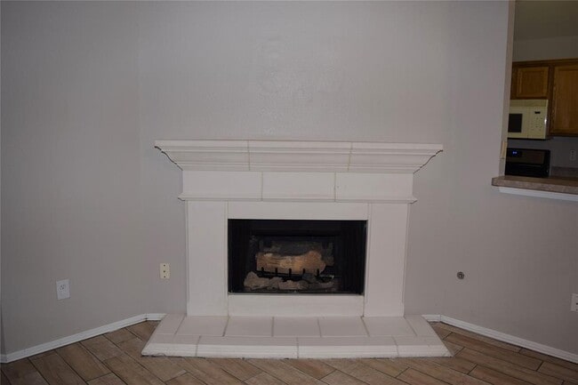 Building Photo - 230 Rolling Brook Dr