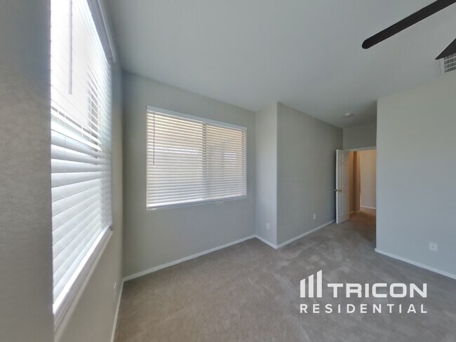 Building Photo - 46025 W Sheridan Road Maricopa AZ