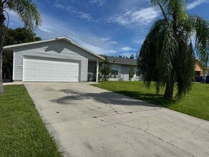 Building Photo - 3806 6th St W