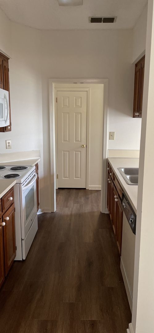 Building Photo - 1830 Young Farm Rd