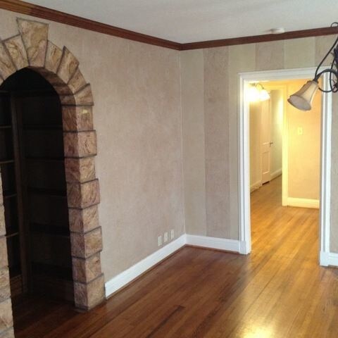 Building Photo - Beautiful duplex