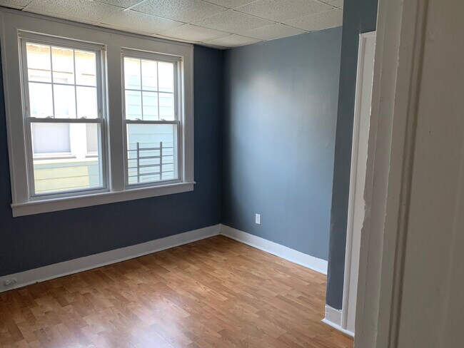 Bedroom 3 - 232 Warren St