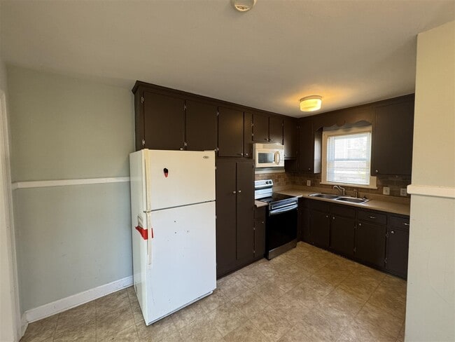 Building Photo - 1304 Cabell Dr