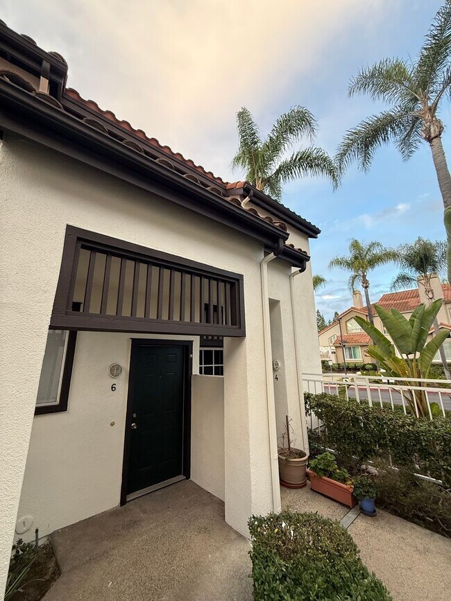 Building Photo - Adorable 2/2 bath condo in Laguna Niguel!