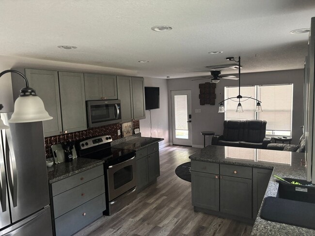 Building Photo - 7010 Jones Rd