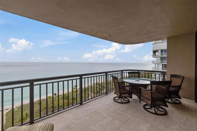 Foto del edificio - 10175 Collins Ave