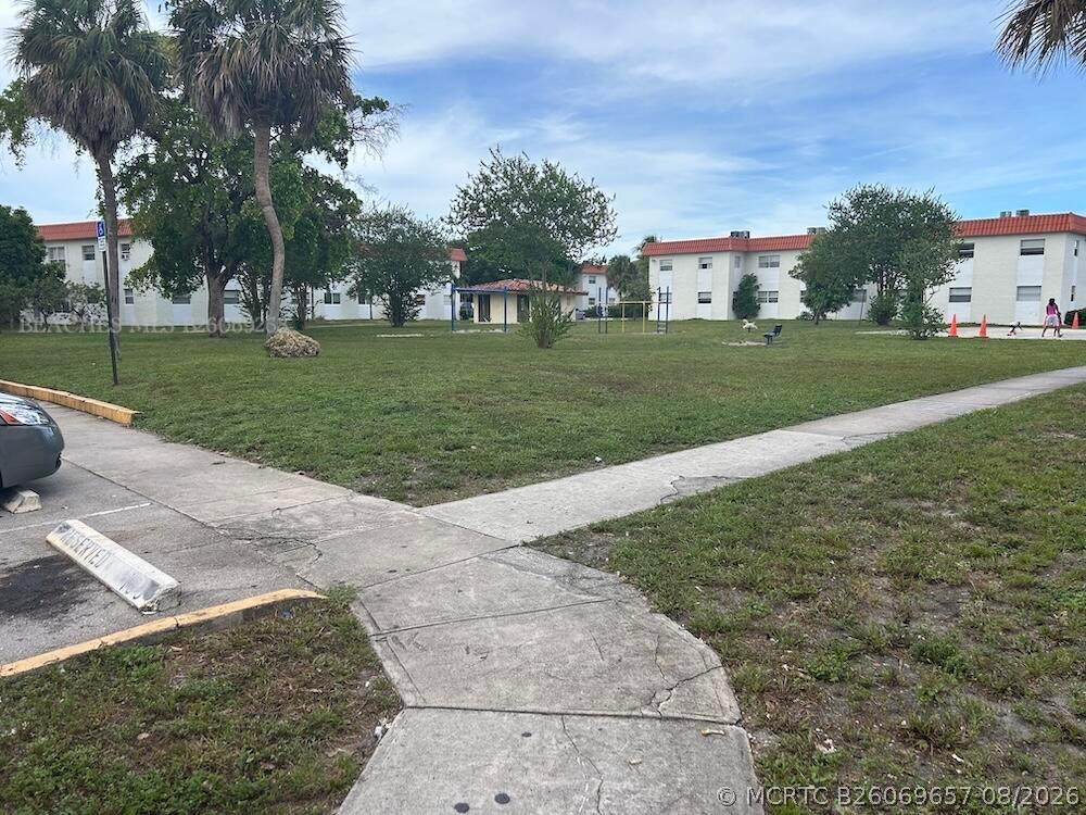 Building Photo - 401 SW 13th Pl