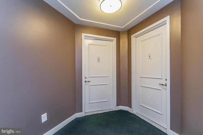 Building Photo - 100 Harborview Dr