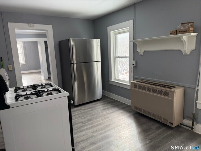 Foto del edificio - 139 N Main St