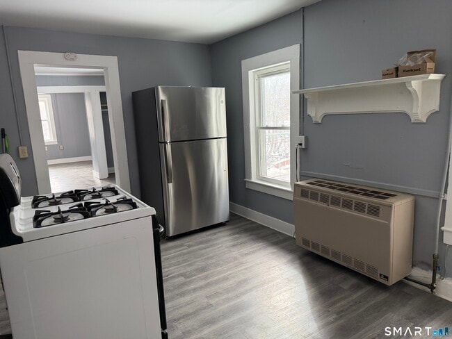 Building Photo - 139 N Main St