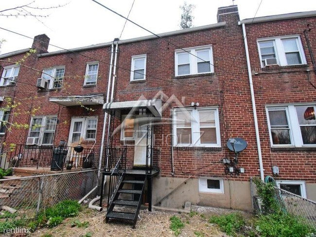 Building Photo - 3 br, 1 bath Apartment - 2505 Keyworth Ave