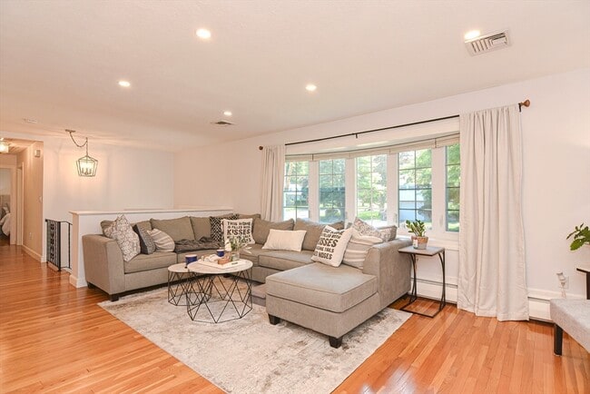 Building Photo - 7 Lynch Ave