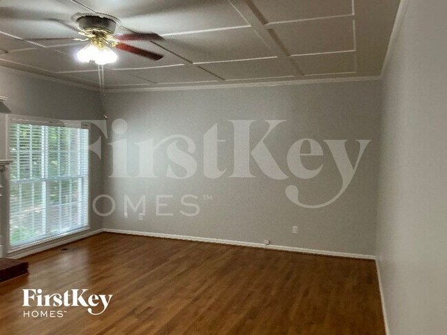 Foto del edificio - 6201 Windsor Ln