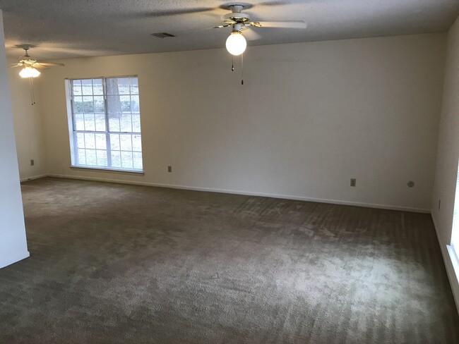 Building Photo - Duplex