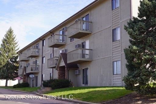 Building Photo - 1 br, 1 bath Apartment - 1301 S. Cleveland