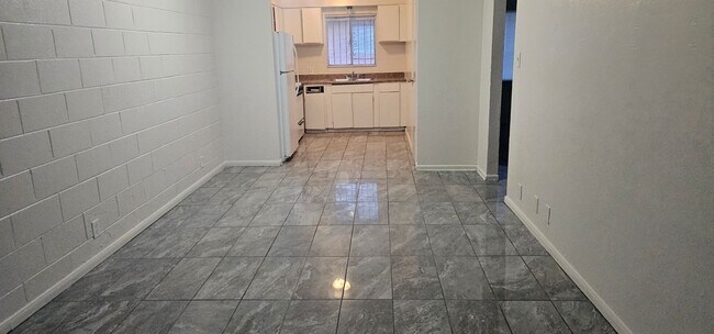 Building Photo - 4p1933