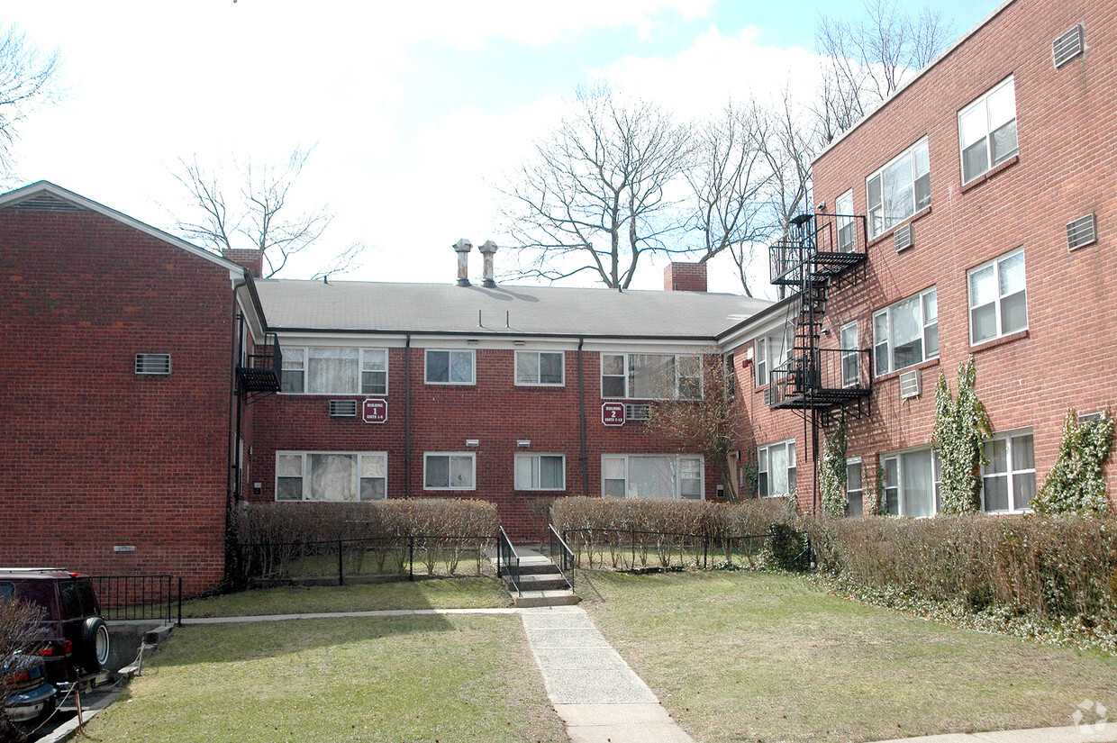 Building Photo - 67 Elmore Ave