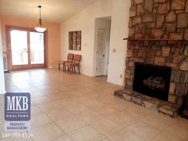 Foto del edificio - 3 Bedroom 2.5 Bath Home in South County
