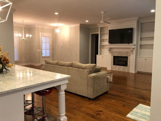 Foto del edificio - 105 Locust Ln
