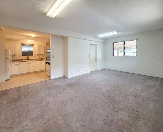 Building Photo - Ground Floor Rental in Kalihi - 1BR / 1Bath / 1Pkg