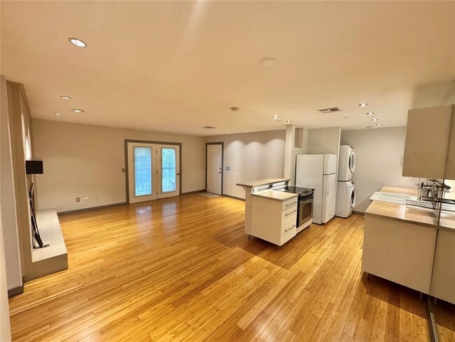 Foto del edificio - 4400 Hemingway Dr