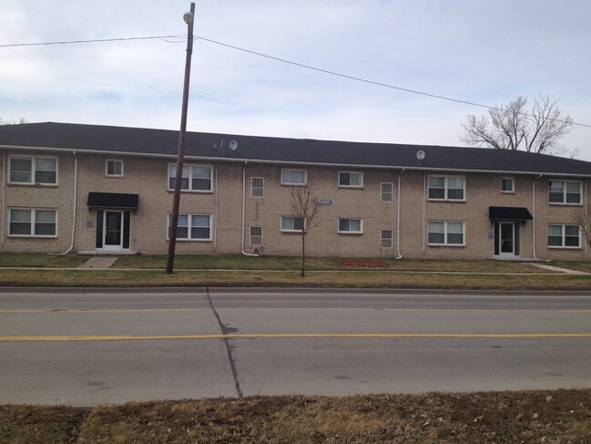 Vista de frente - 17035 Raupp St