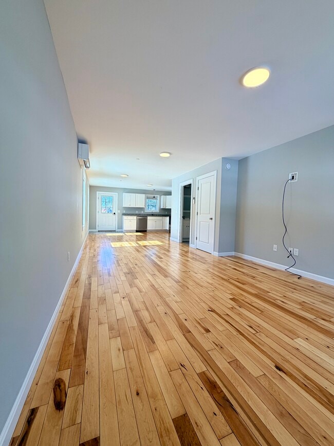 Building Photo - 50 Pleasant St