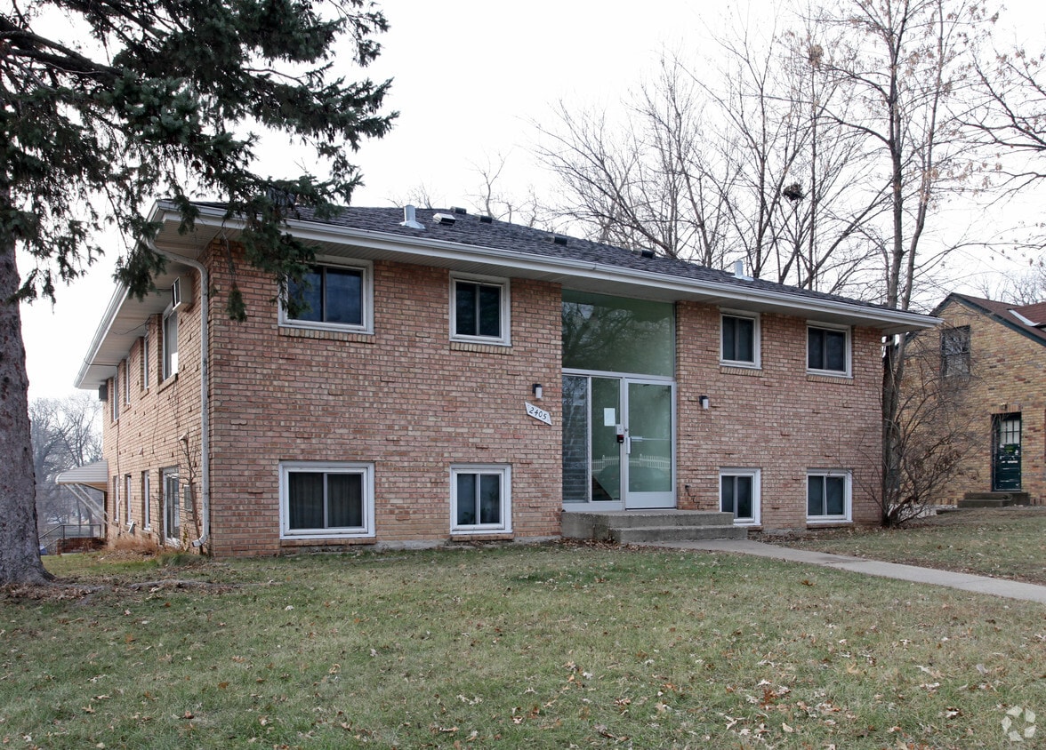 Primary Photo - 2405 W 66th St