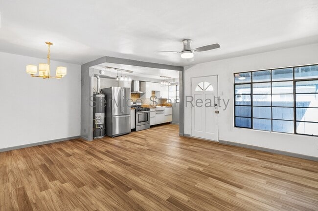 Building Photo - 2941 N 19th Ave