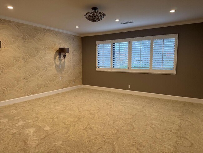 Foto del edificio - 1125 Royal Ln