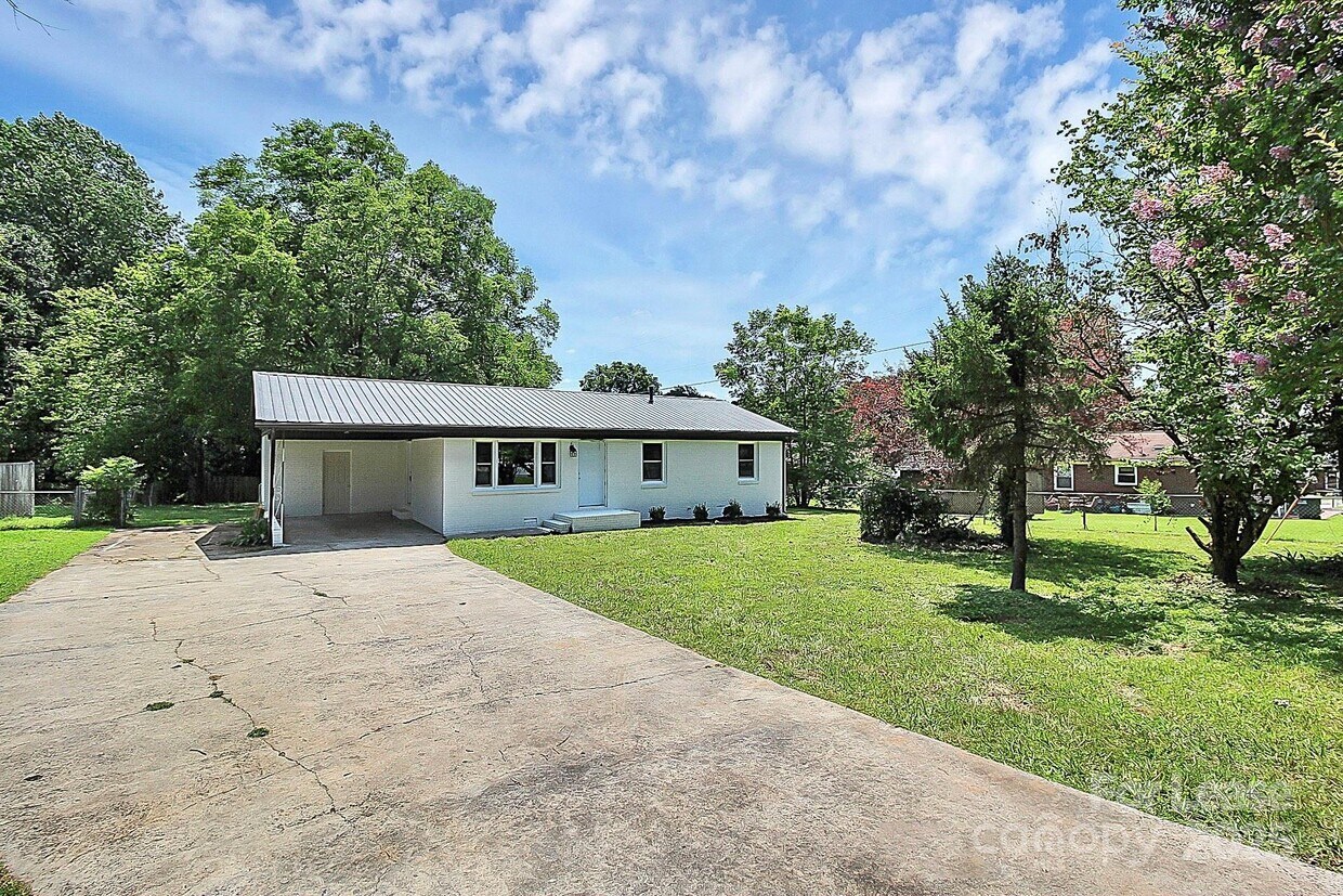Primary Photo - 1433 Edgewood Rd