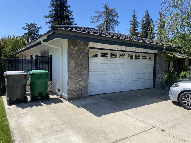 2-Car Garage - 249 W Sample Ave