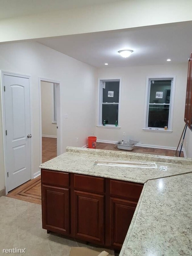 Foto principal - 6516 14th Ave