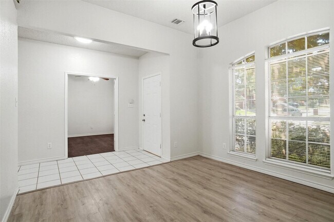 Building Photo - 7103 Greenspoint Dr