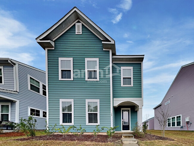 Building Photo - 133 Trumpet Vine Dr